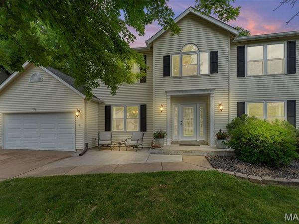 1085 Treeshade Drive, St Peters, MO 63376