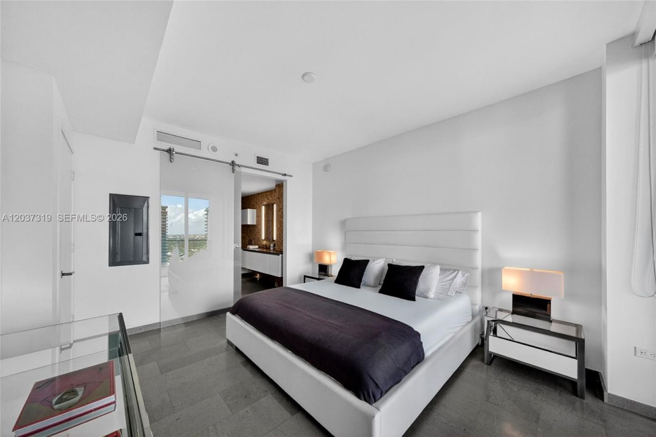 68 SE 6th St, Unit 3506, Miami, FL 33131 Photo
