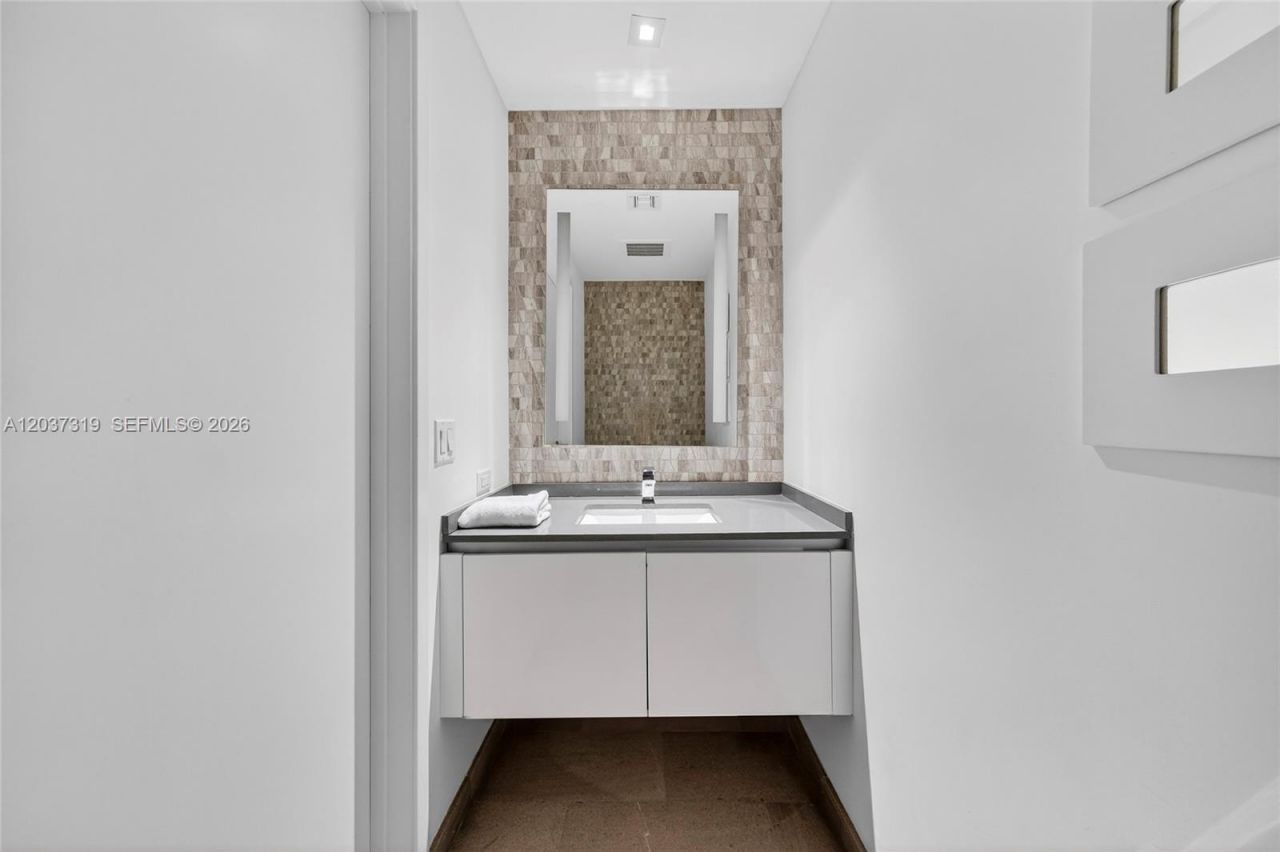 68 SE 6th St , Unit 3506, Miami, FL 33131 Photo