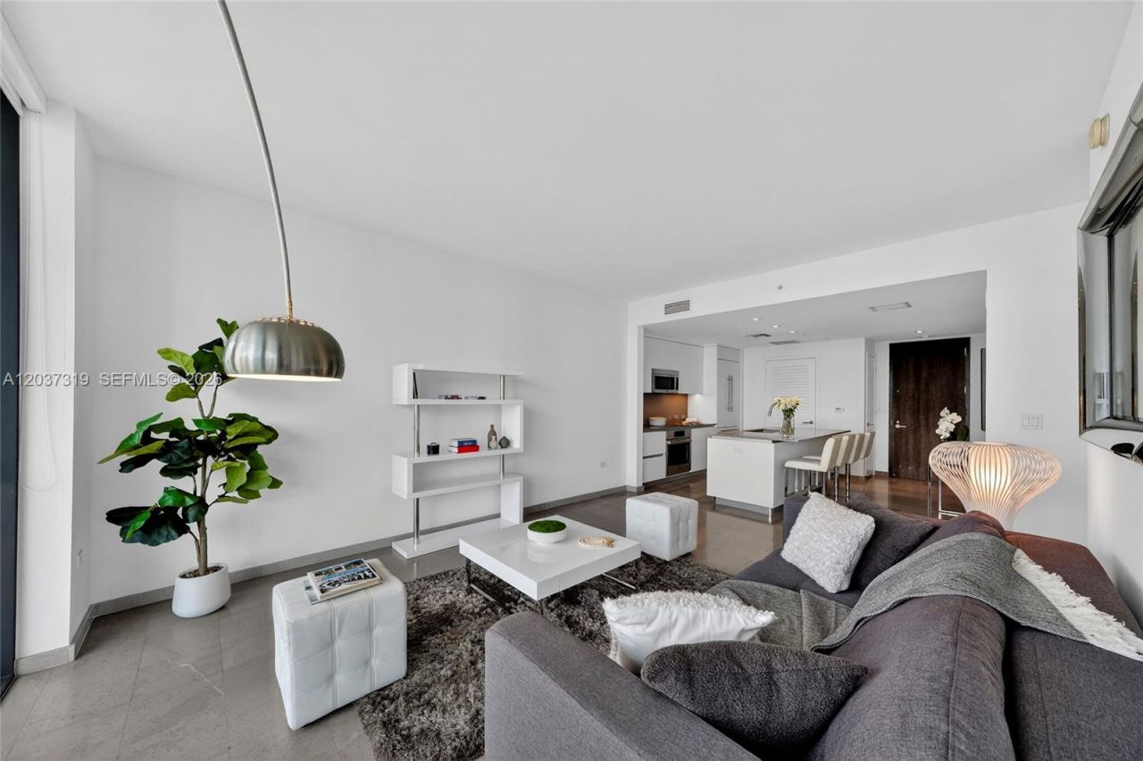 68 SE 6th St, Unit 3506, Miami, FL 33131 Photo