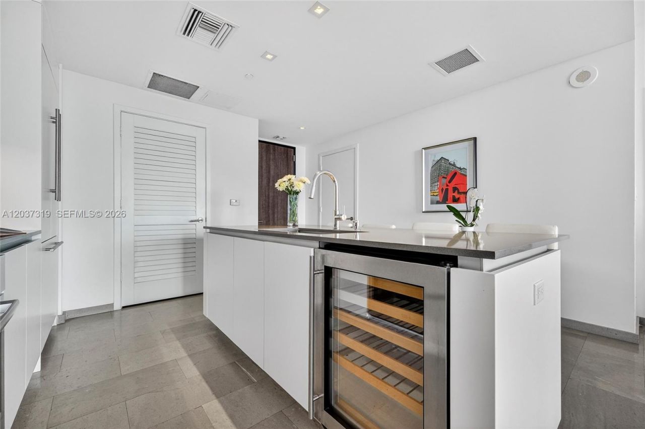 68 SE 6th St, Unit 3506, Miami, FL 33131 Photo
