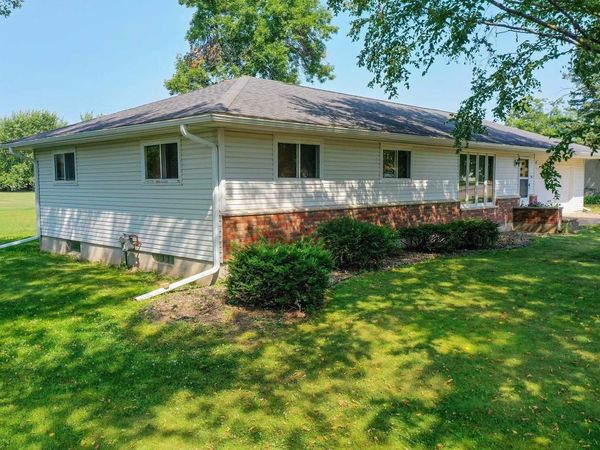 303 S 2ND LANE, Abbotsford, WI 54405
