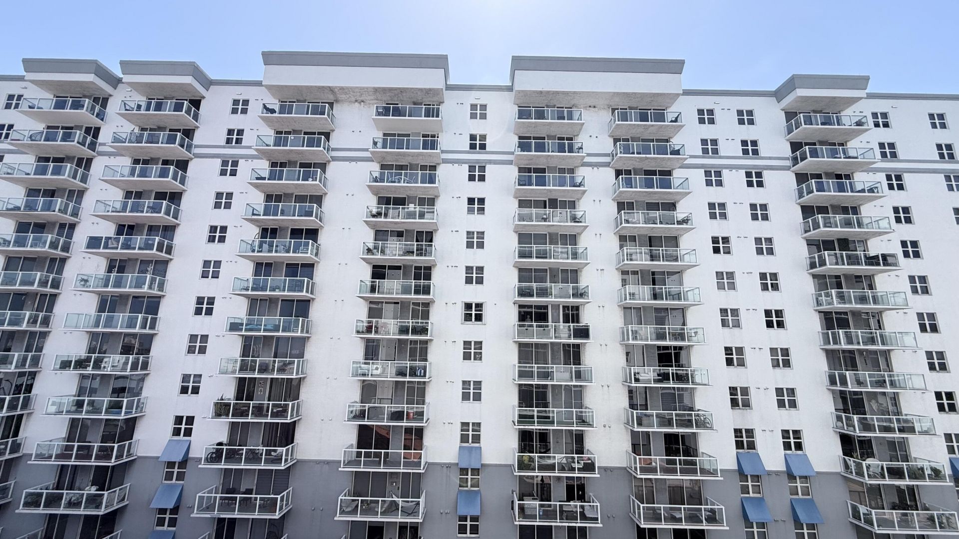 5077 NW 7th Street, Unit 914, Miami, FL 33126 Photo