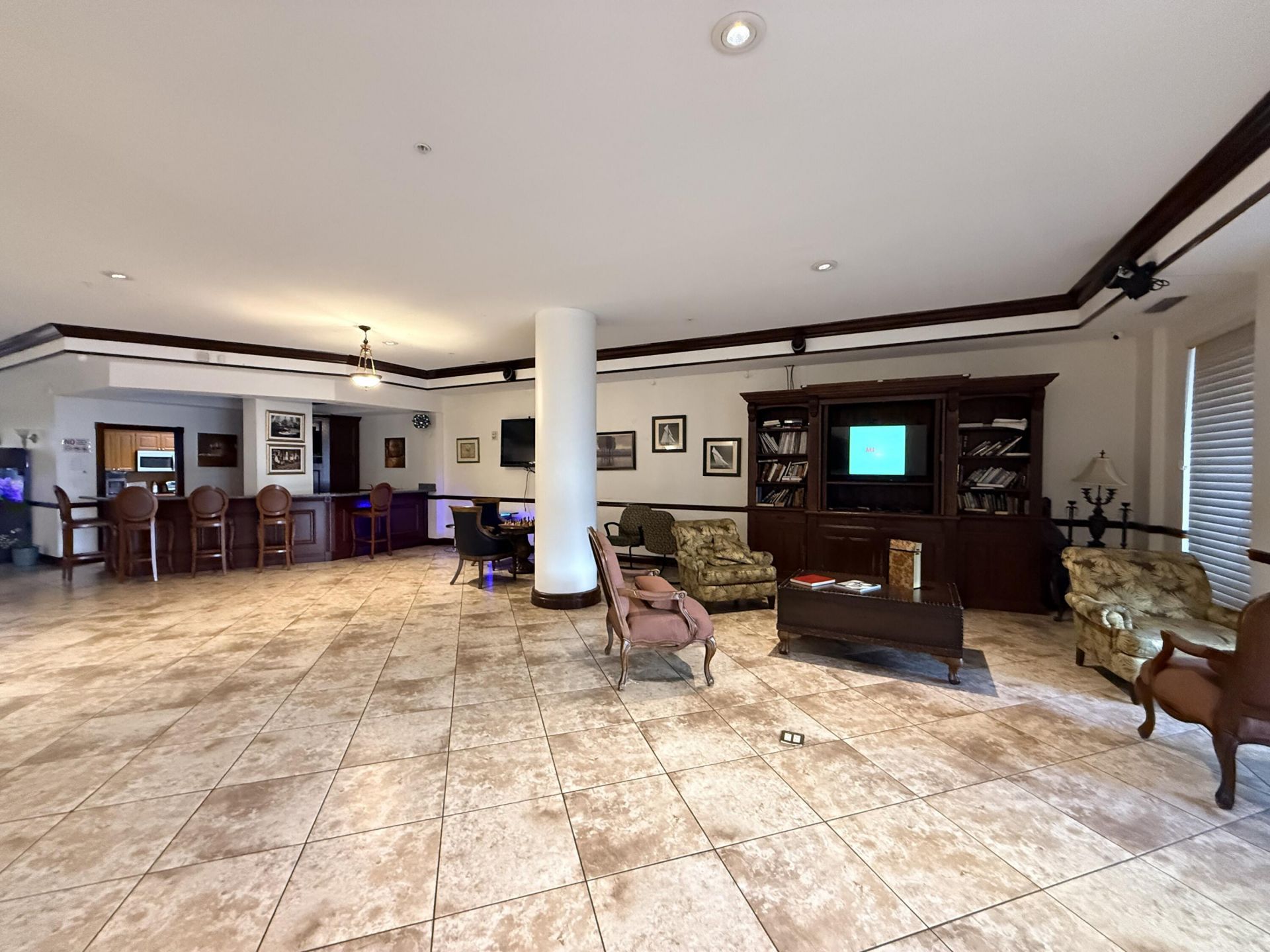 5077 NW 7th Street, Unit 914, Miami, FL 33126 Photo