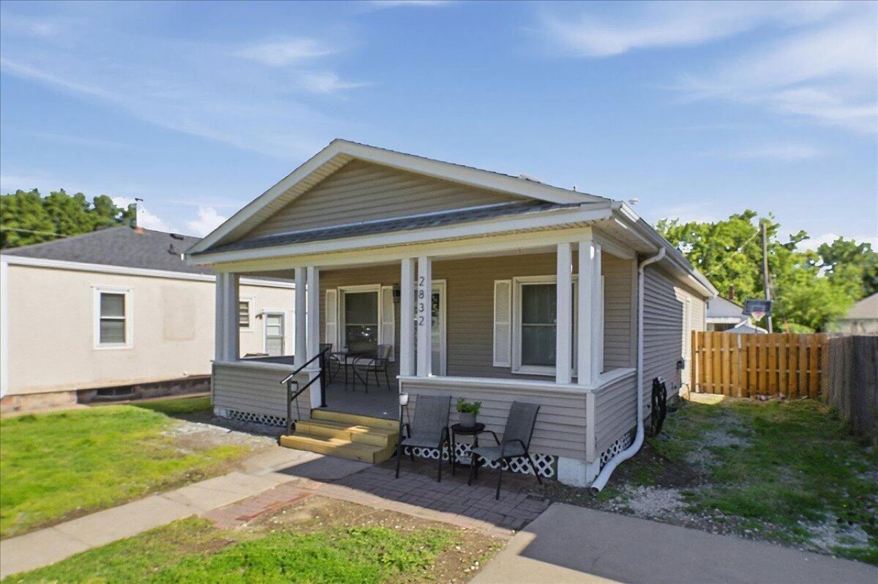 2832 Avenue B, Council Bluffs, IA 51501 Main Photo