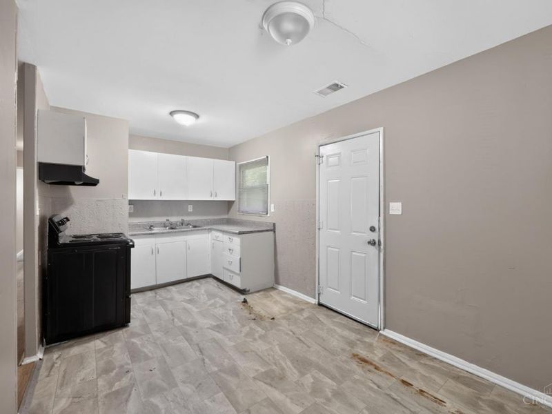 1739 Monterey Court, Cincinnati, OH 45223 Photo 13