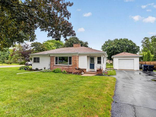 104 E Third Ave, Elkhorn, WI 53121