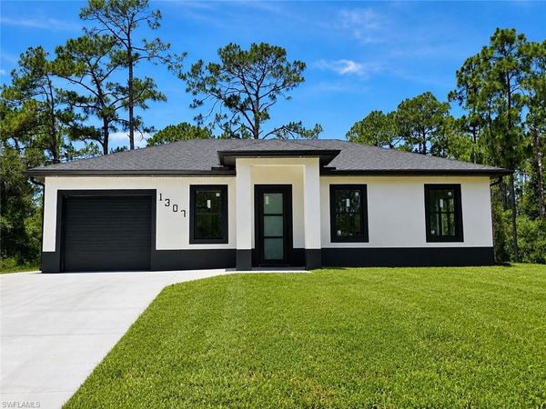 1307 Monroe AVE, LEHIGH ACRES, FL 33972