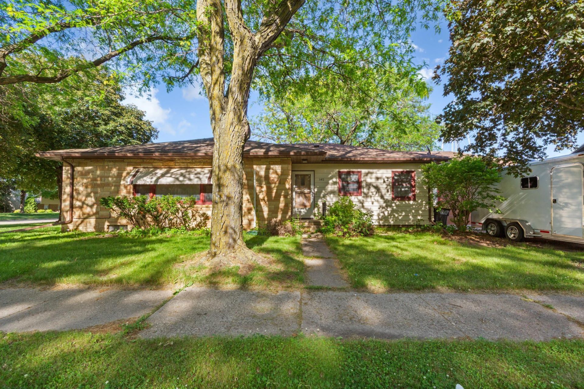 140 2nd Avenue N, Amboy, MN 56010