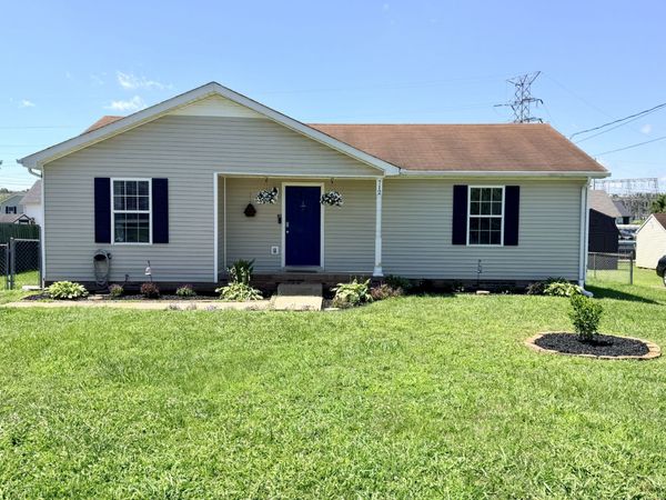 712 Carbondale Dr , Oak Grove, KY 42262