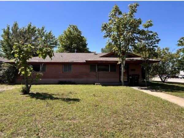 102 NE 5th Street, Moore, OK 73160