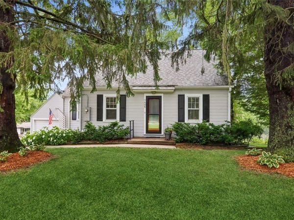 1405 W Benton St , Iowa City, IA 52246