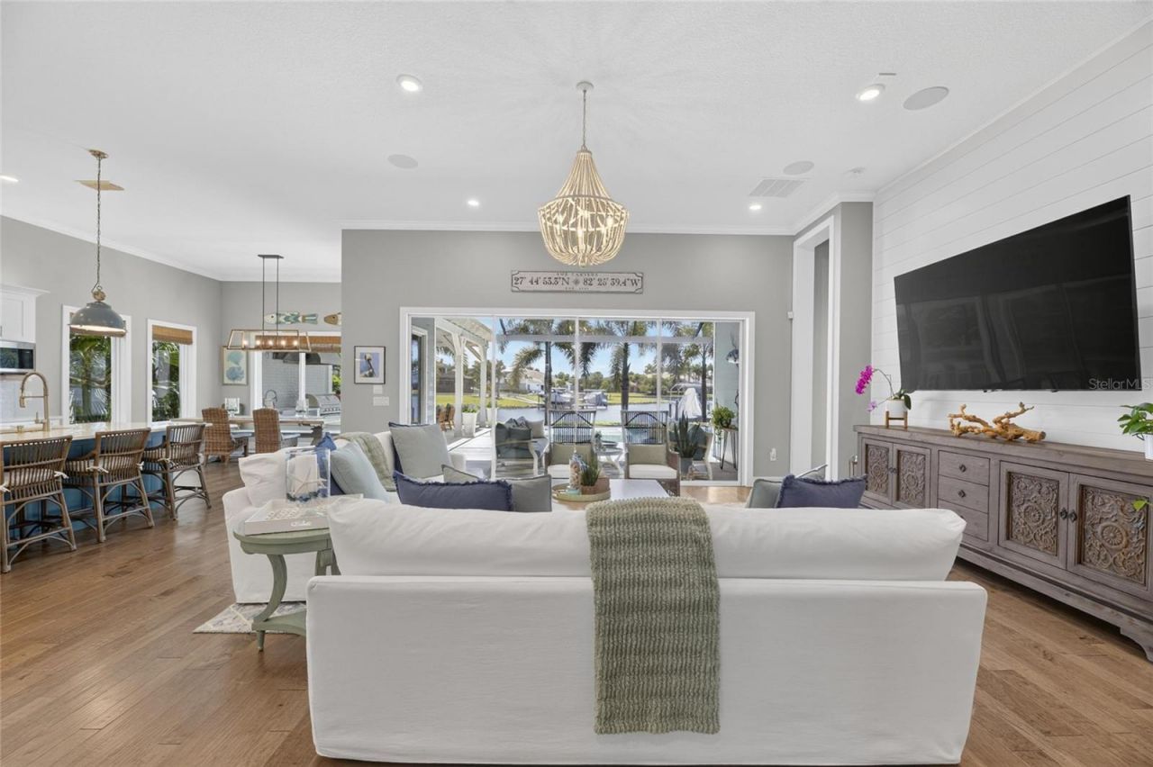 825 Manns Harbor Drive, Apollo Beach, FL 33572 Photo