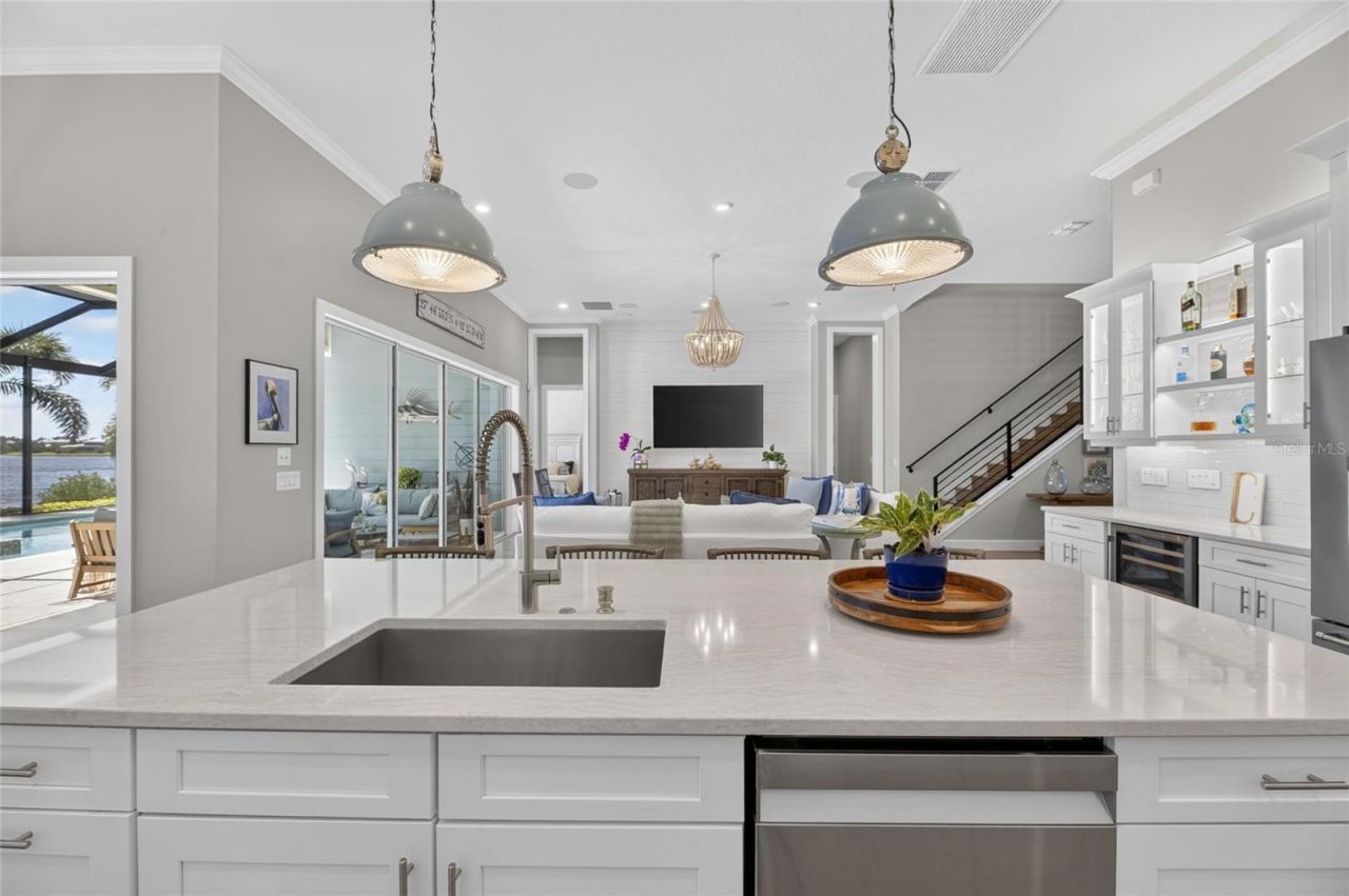 825 Manns Harbor Drive, Apollo Beach, FL 33572 Photo