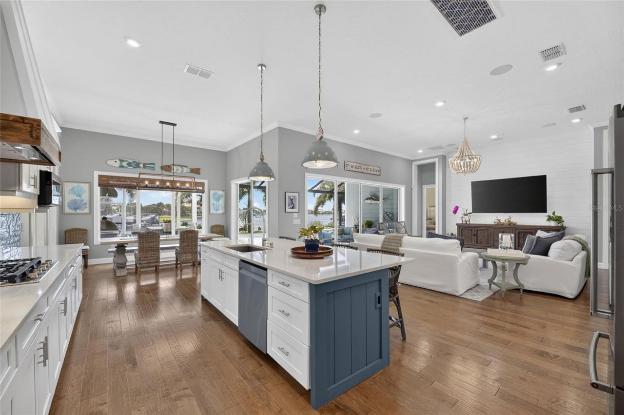 825 Manns Harbor Drive, Apollo Beach, FL 33572 Photo