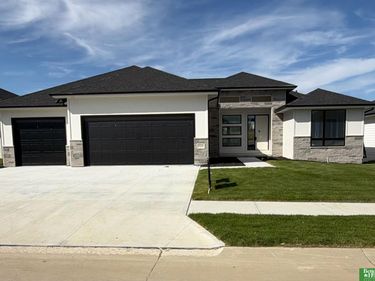 5826 N 213 Avenue, Elkhorn, NE 68022