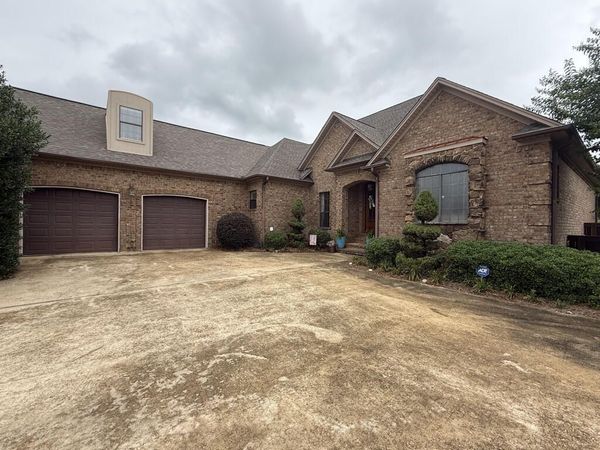 104 Garden Park Dr., Saltillo, MS 38866