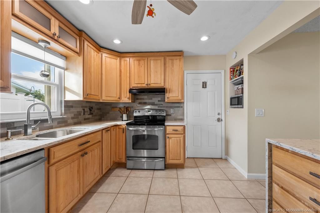 8974 SE Bobo Court, Hobe Sound, FL 33455 Photo