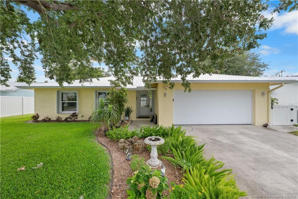 8974 SE Bobo Court, Hobe Sound, FL 33455 Photo