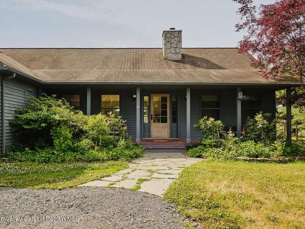 90 Reuter Road, Hudson, NY 12534