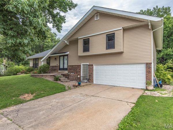 130 Satinwood Court , St Charles, MO 63304