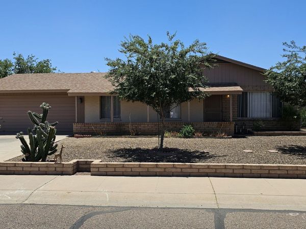 2135 W MAPLE Drive, Phoenix, AZ 85027