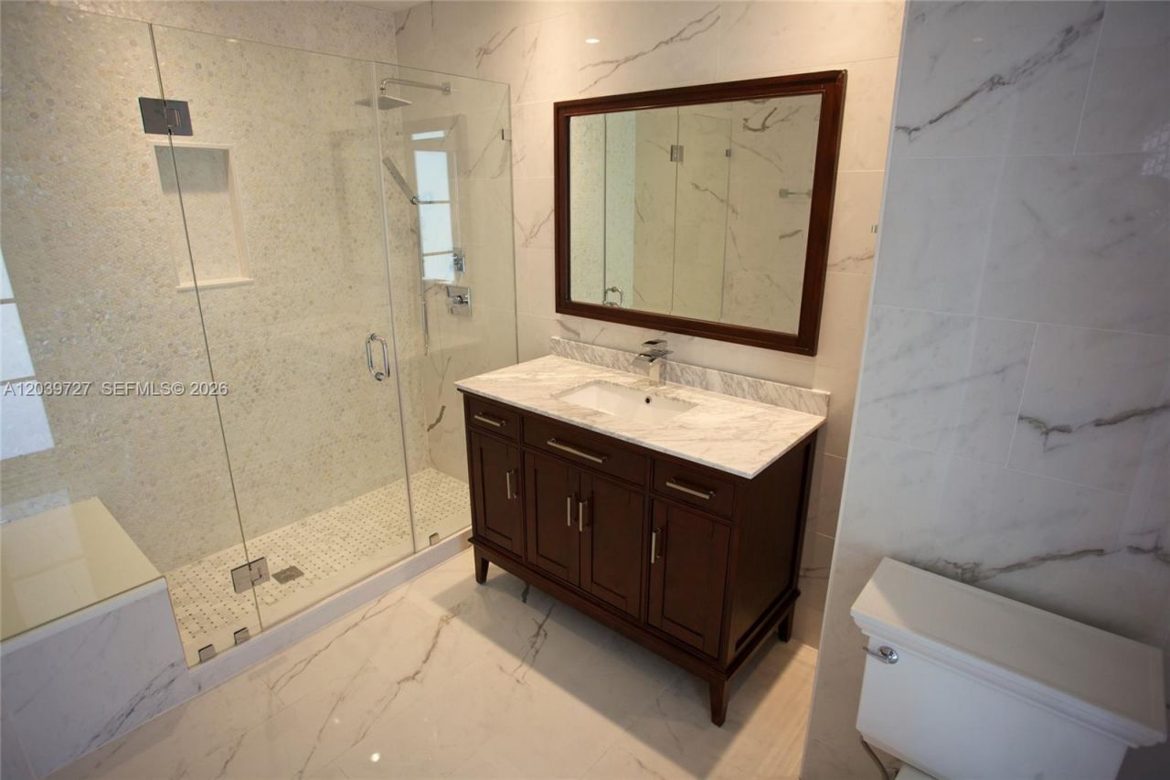 8725 SW 160 St, Palmetto Bay, FL 33157 Photo