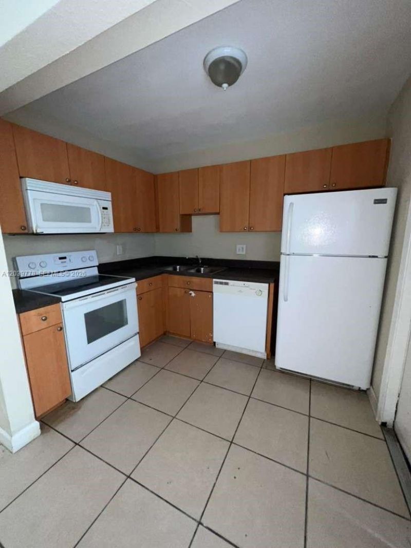 4625 NW 9th Dr , Unit 4625, Plantation, FL 33317 Photo