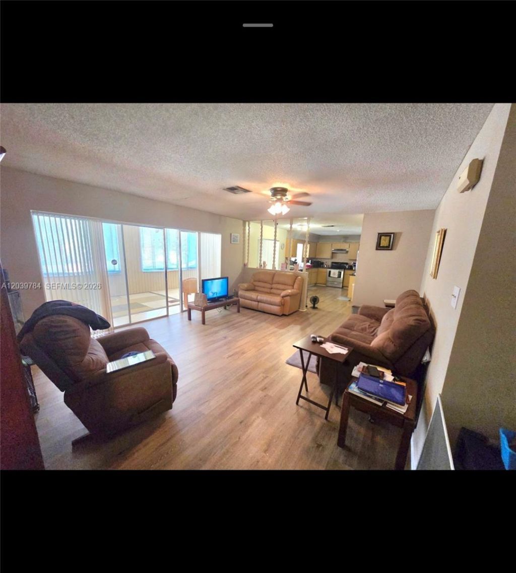 1327 NW 87th Ter, Coral Springs, FL 33071 Photo