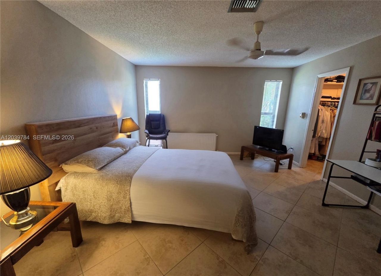 1327 NW 87th Ter, Coral Springs, FL 33071 Photo