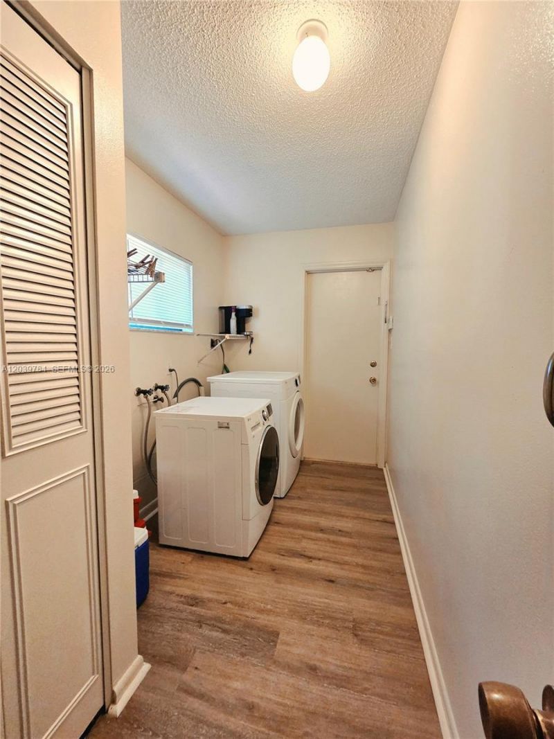 1327 NW 87th Ter, Coral Springs, FL 33071 Photo