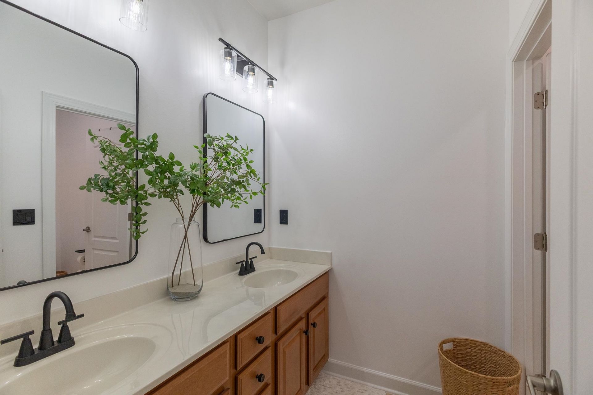 1569 Legends Ave. Photo 16