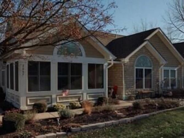 2647 Prestwick Village Circle, Springfield, OH 45503