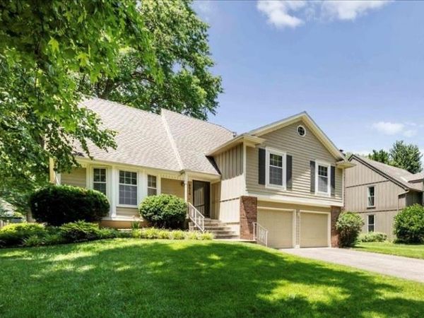 8516 DARNELL Street, Lenexa, KS 66215