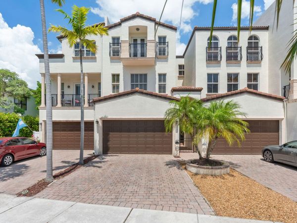 1421 NE 26th Avenue, Fort Lauderdale, FL 33304