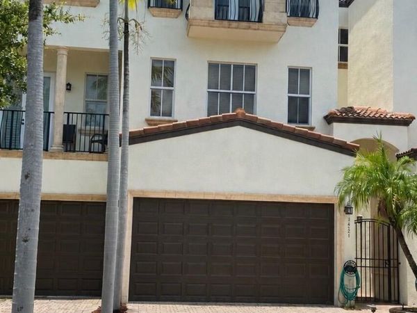 1421 NE 26th Avenue, Fort Lauderdale, FL 33304