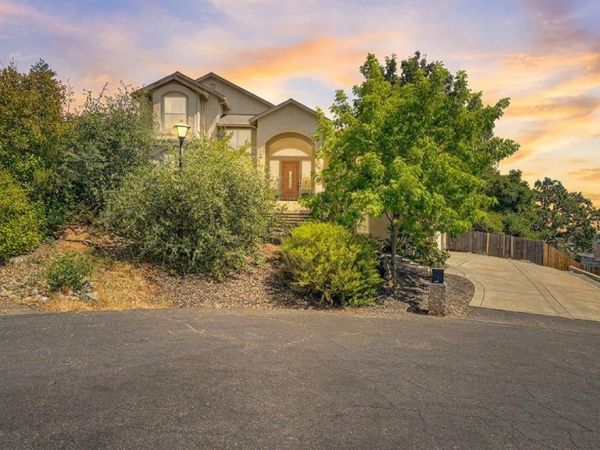 3000 Alhambra Ct, Cameron Park, CA 95682