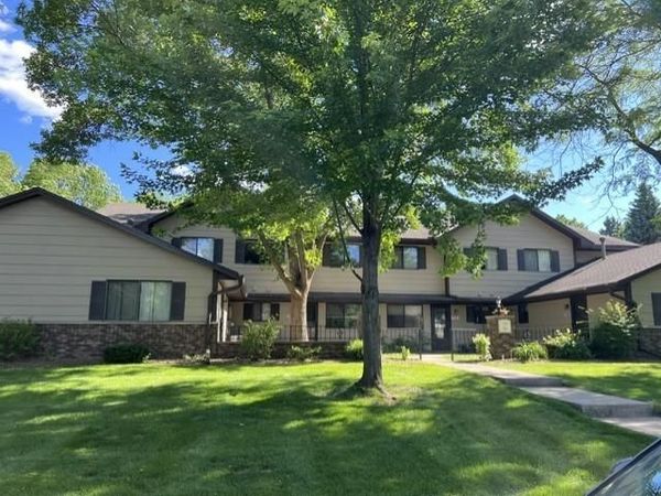 7545 Villa Court, Eden Prairie, MN 55346