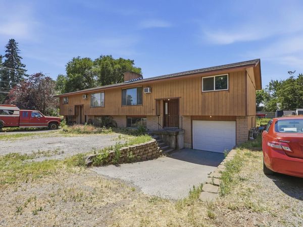 805/807 N Sargent Rd, Spokane Valley, WA 99212
