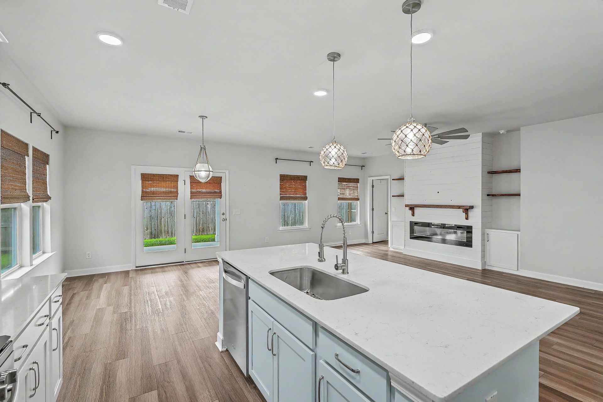 1423 Arabella Street Photo 18