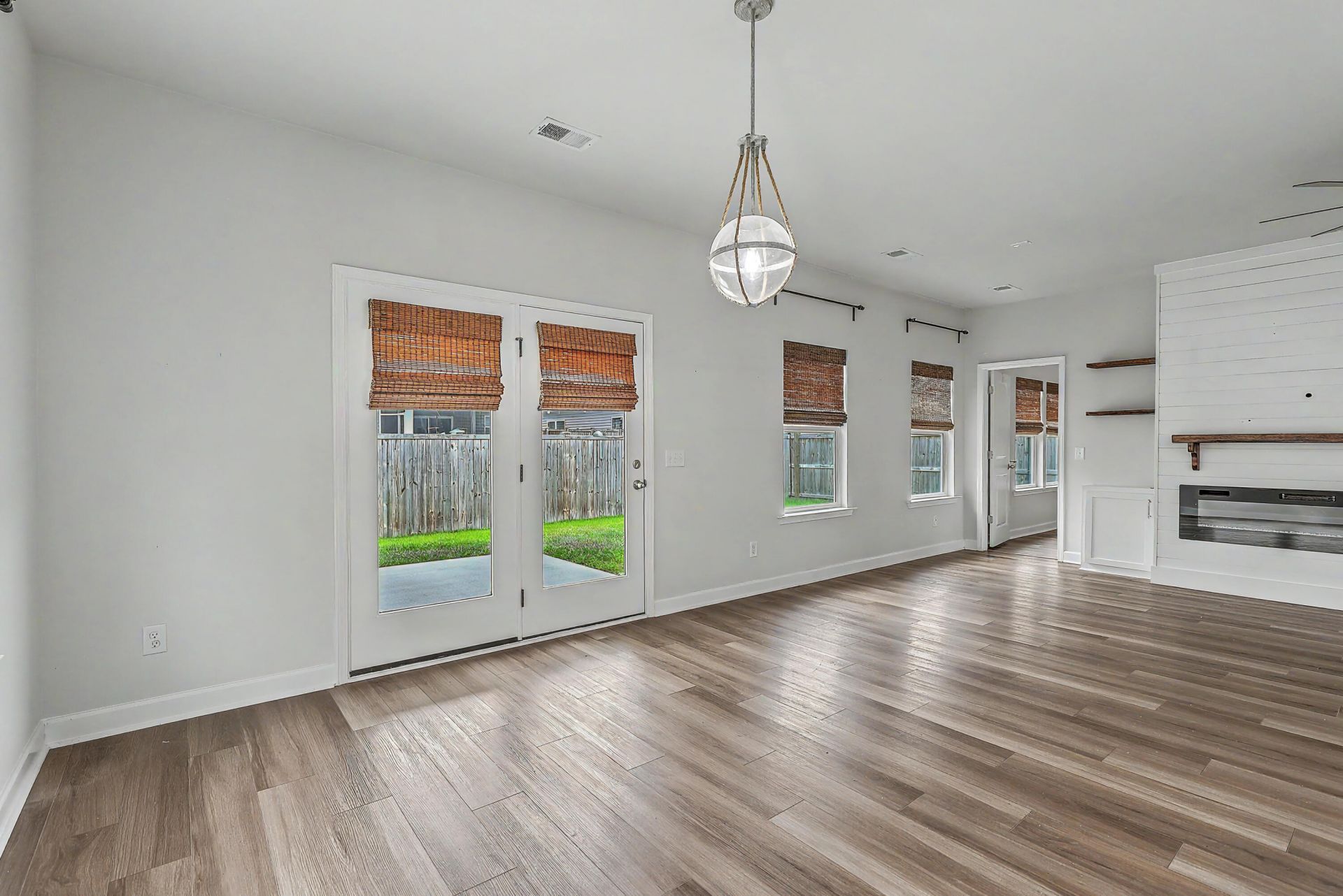 1423 Arabella Street Photo 19