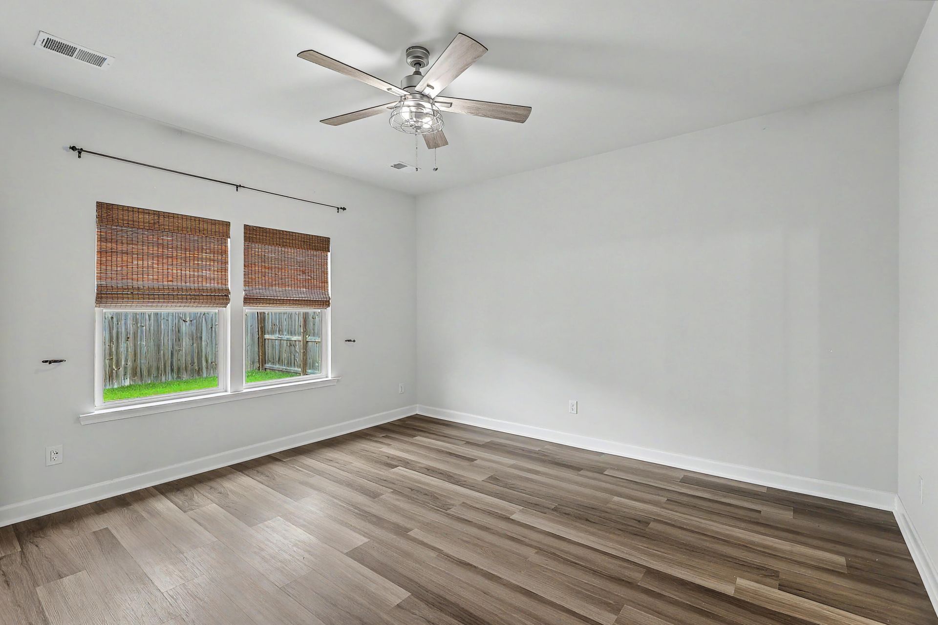 1423 Arabella Street Photo 23