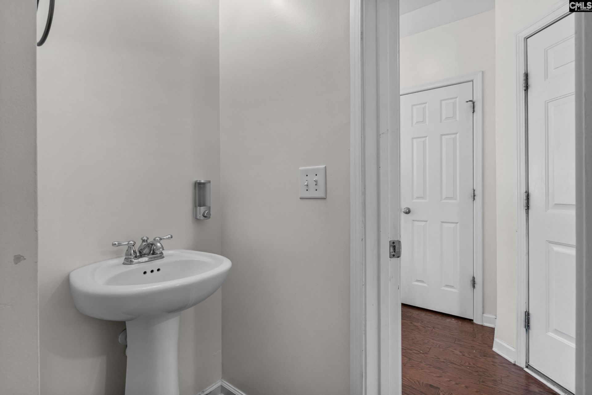 403 Whispering Oak Circle  Photo 17