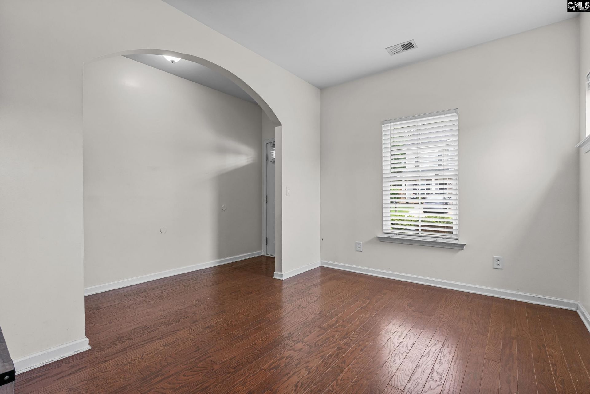 403 Whispering Oak Circle  Photo 6
