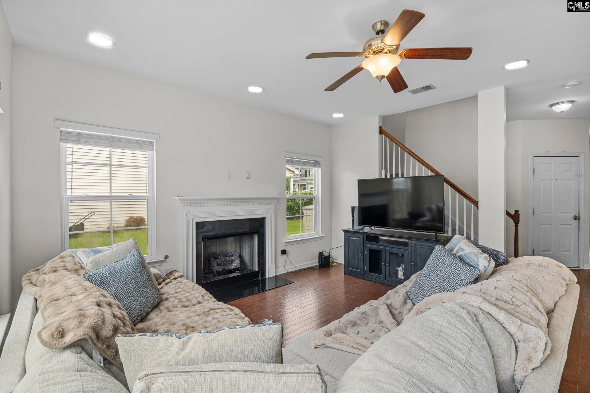 403 Whispering Oak Circle  Photo 8