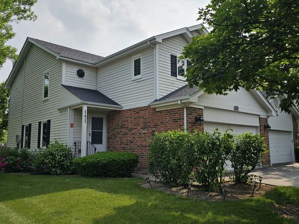 121 Hampton Avenue , Westmont, IL 60559