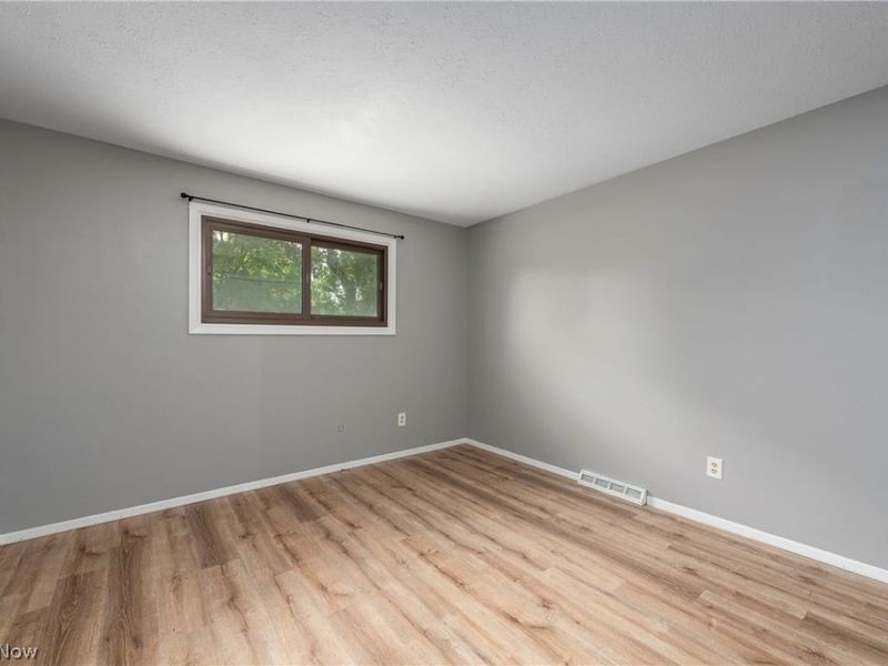 7705 Klein Drive , Middleburg Heights, OH 44130 Photo 21