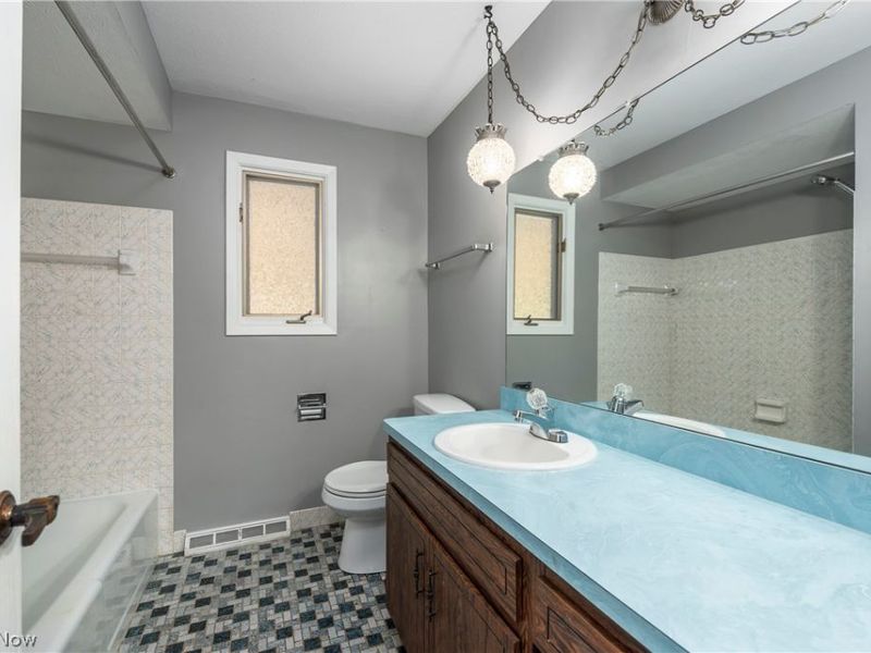 7705 Klein Drive , Middleburg Heights, OH 44130 Photo 23
