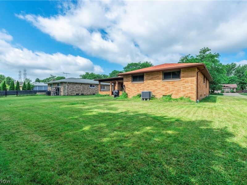 7705 Klein Drive , Middleburg Heights, OH 44130 Photo 28