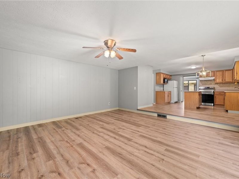 7705 Klein Drive , Middleburg Heights, OH 44130 Photo 3